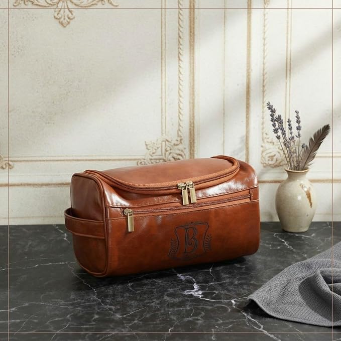 Sadnyy Personalized Leather Toiletry Bag - Image 2