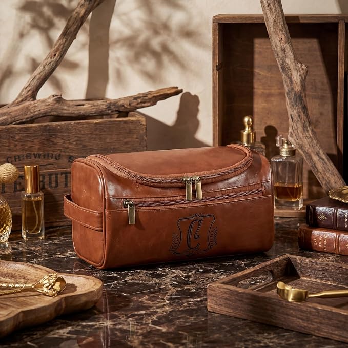 Sadnyy Personalized Leather Toiletry Bag - Image 2
