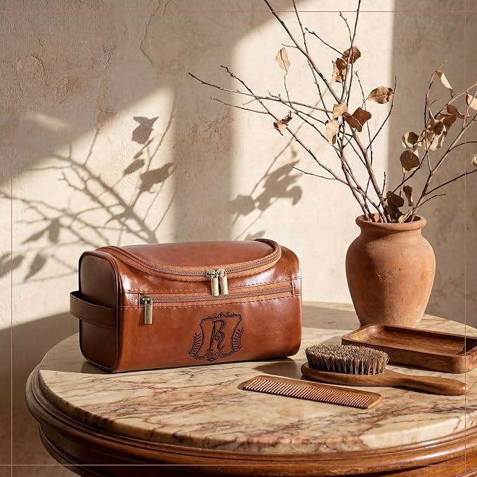 Sadnyy Personalized Leather Toiletry Bag - Image 2