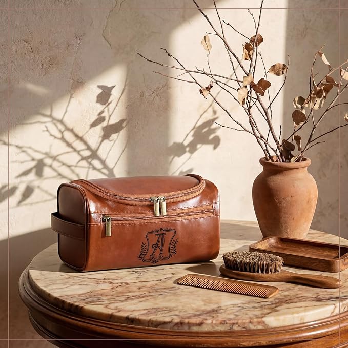 Sadnyy Personalized Leather Toiletry Bag - Image 2