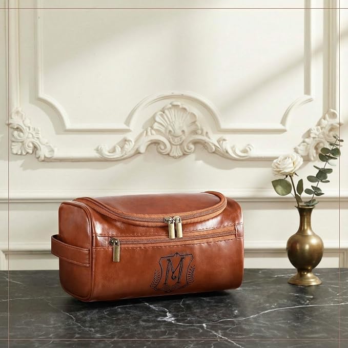 Sadnyy Personalized Leather Toiletry Bag - Image 2