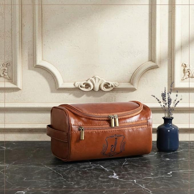 Sadnyy Personalized Leather Toiletry Bag - Image 2