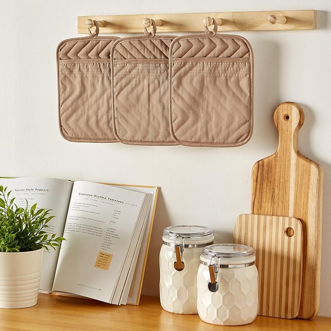 DII Heat Resistant Quilted Cotton Pot Holder Set, Designed - Image 5