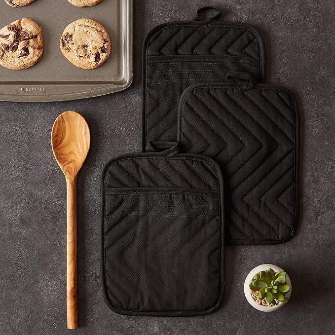 DII Heat Resistant Quilted Cotton Pot Holder Set, Designed - Image 4