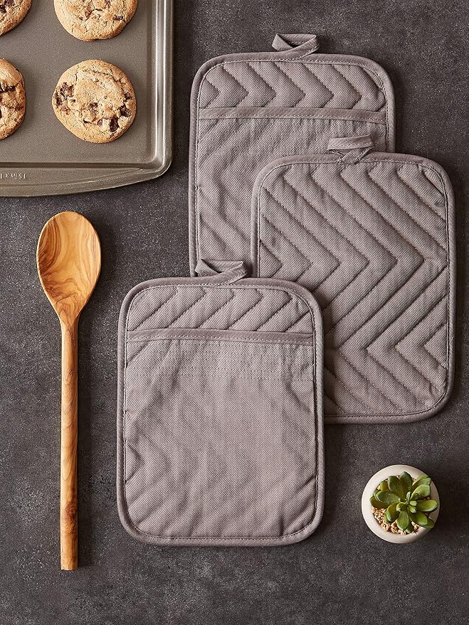 DII Heat Resistant Quilted Cotton Pot Holder Set, Designed - Image 5