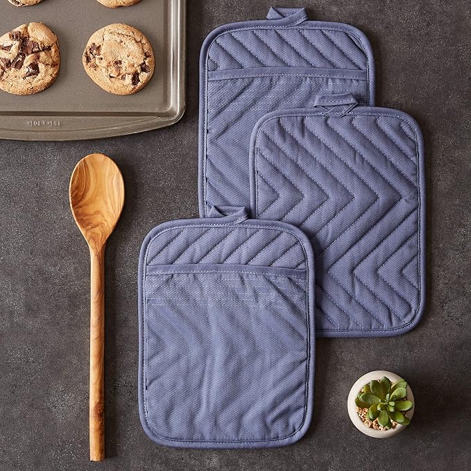 DII Heat Resistant Quilted Cotton Pot Holder Set, Designed - Image 4